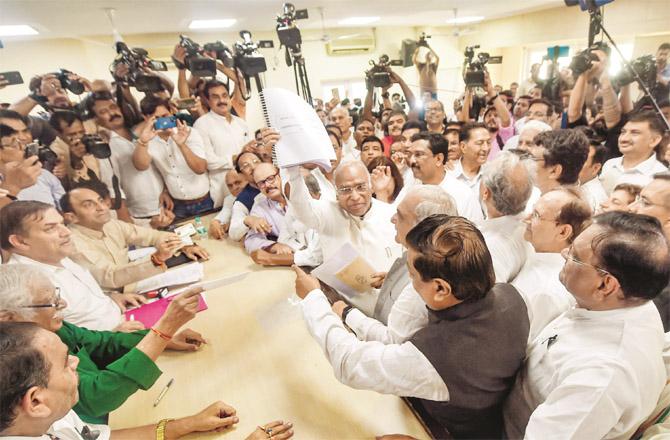 Kharge`s candidature has been endorsed by 30 leaders. A crowd can be seen while filing papers. (PTI)